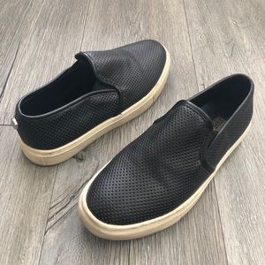 Steve Madden Ezeke perforated slip on sneakers 5.5